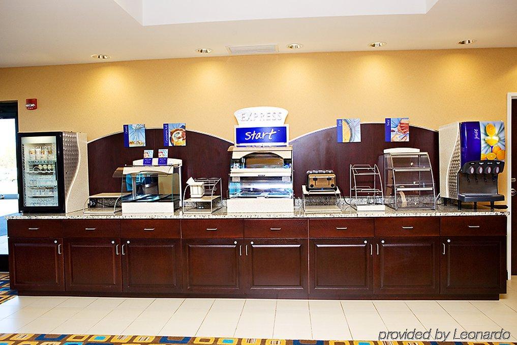 Holiday Inn Express & Suites Youngstown West I 80, An Ihg Hotel Restaurante foto