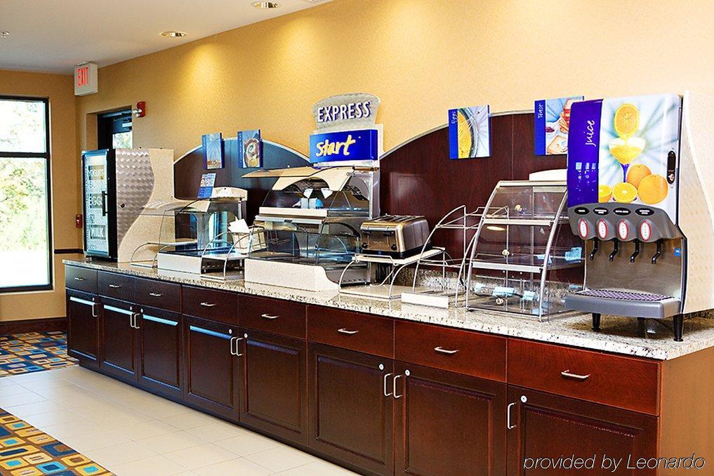 Holiday Inn Express & Suites Youngstown West I 80, An Ihg Hotel Restaurante foto